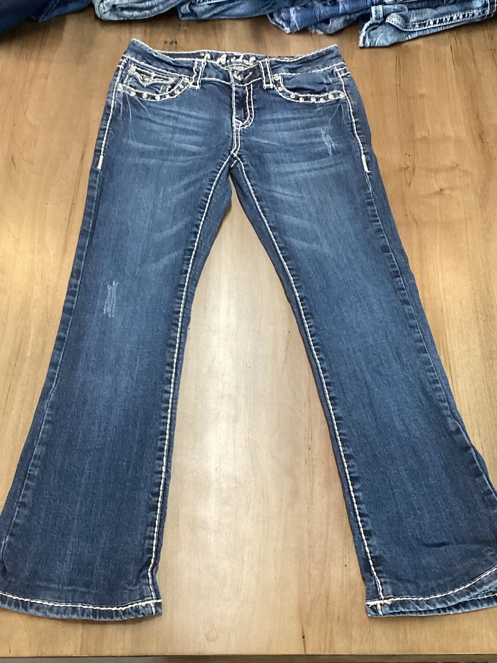 L.A. idol Blue Flare Jeans with Contrast Stitching
